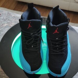 Jordan Men's Black and Teal Sneakers